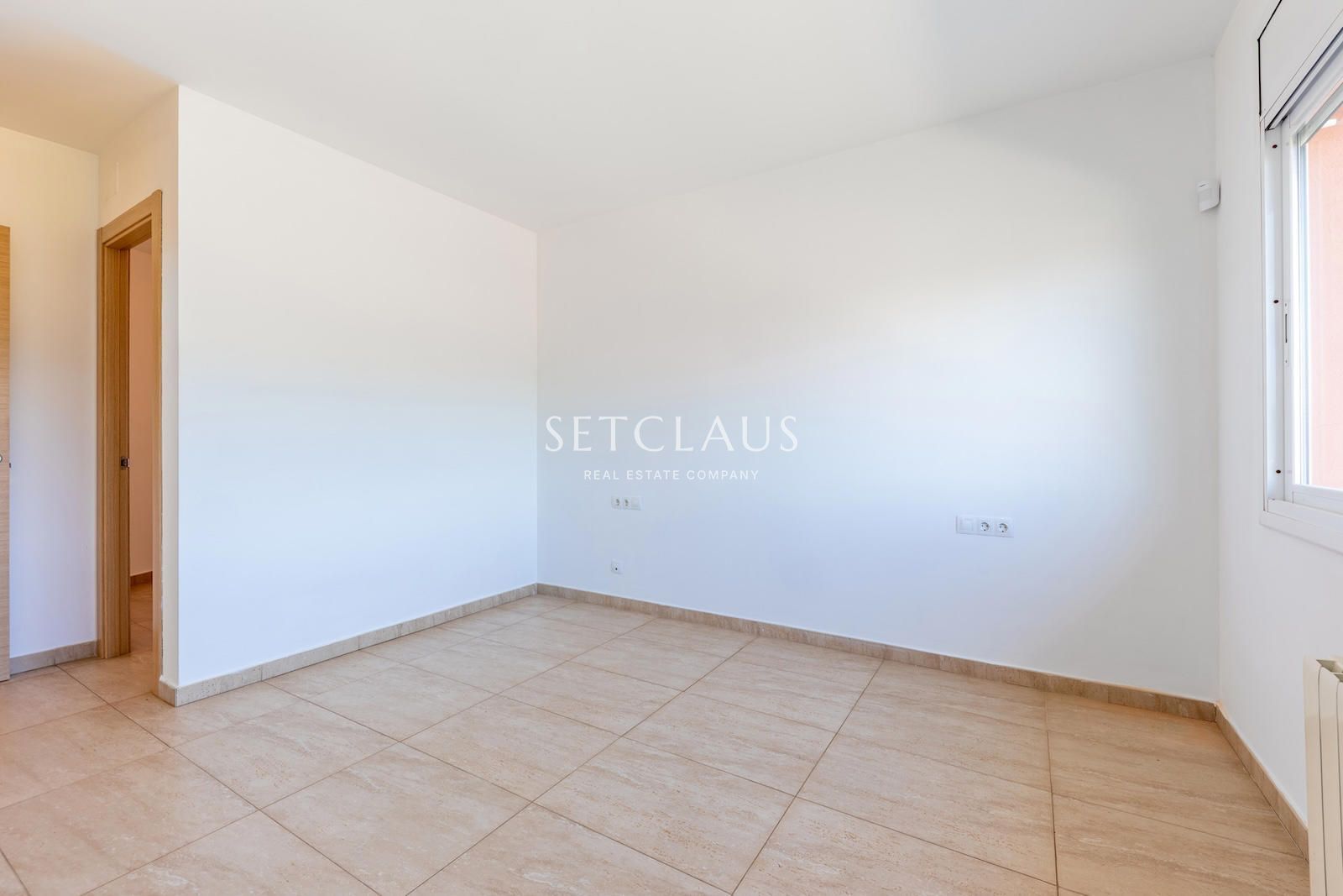 Comprar Chalet independiente en una sola planta y con mucha luz. foto 35