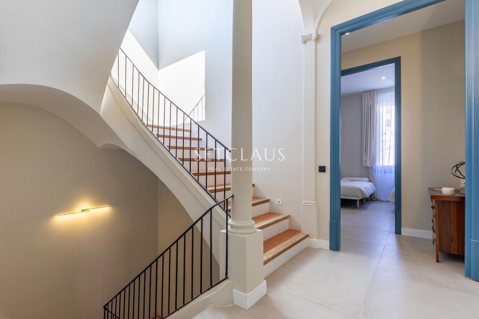 Comprar Espectacular casa de pueblo reformada en el centro de El Masnou foto 55