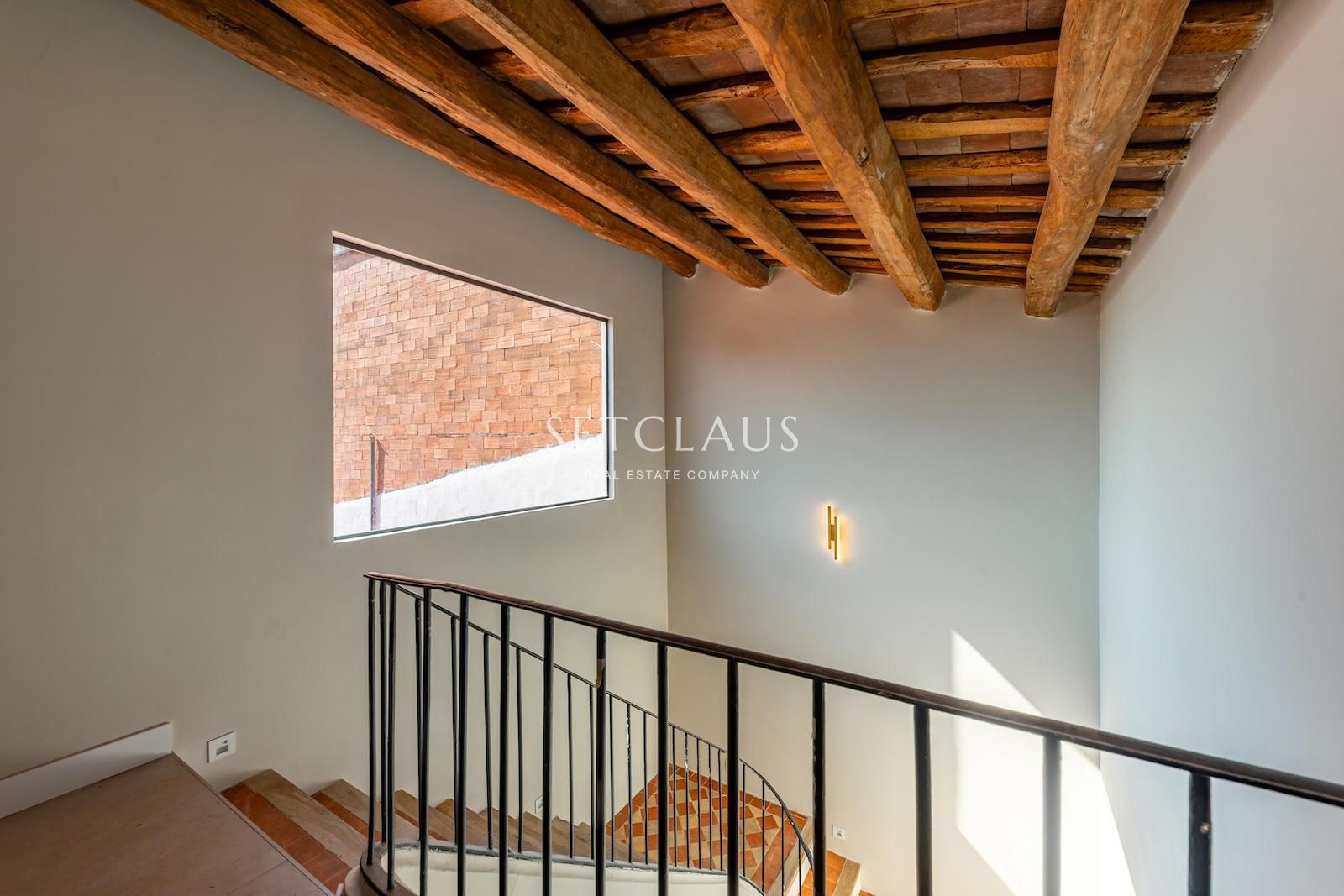 Comprar Espectacular casa de pueblo reformada en el centro de El Masnou foto 59