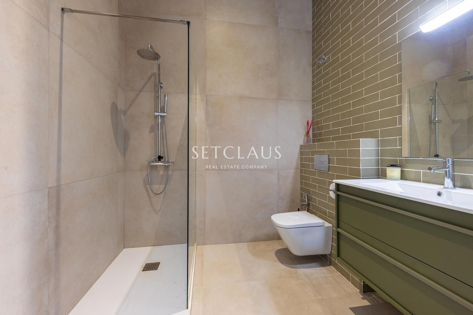 Comprar Espectacular casa de pueblo reformada en el centro de El Masnou foto 65