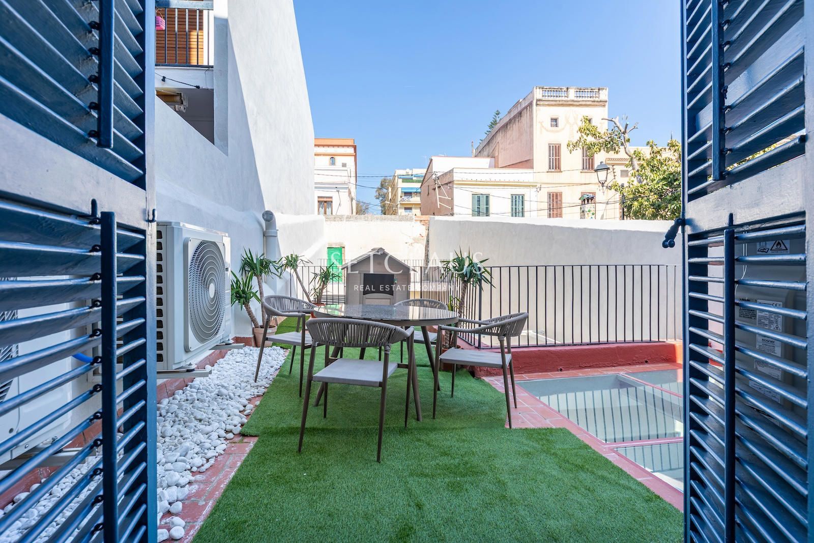 Comprar Espectacular casa de pueblo reformada en el centro de El Masnou foto 66