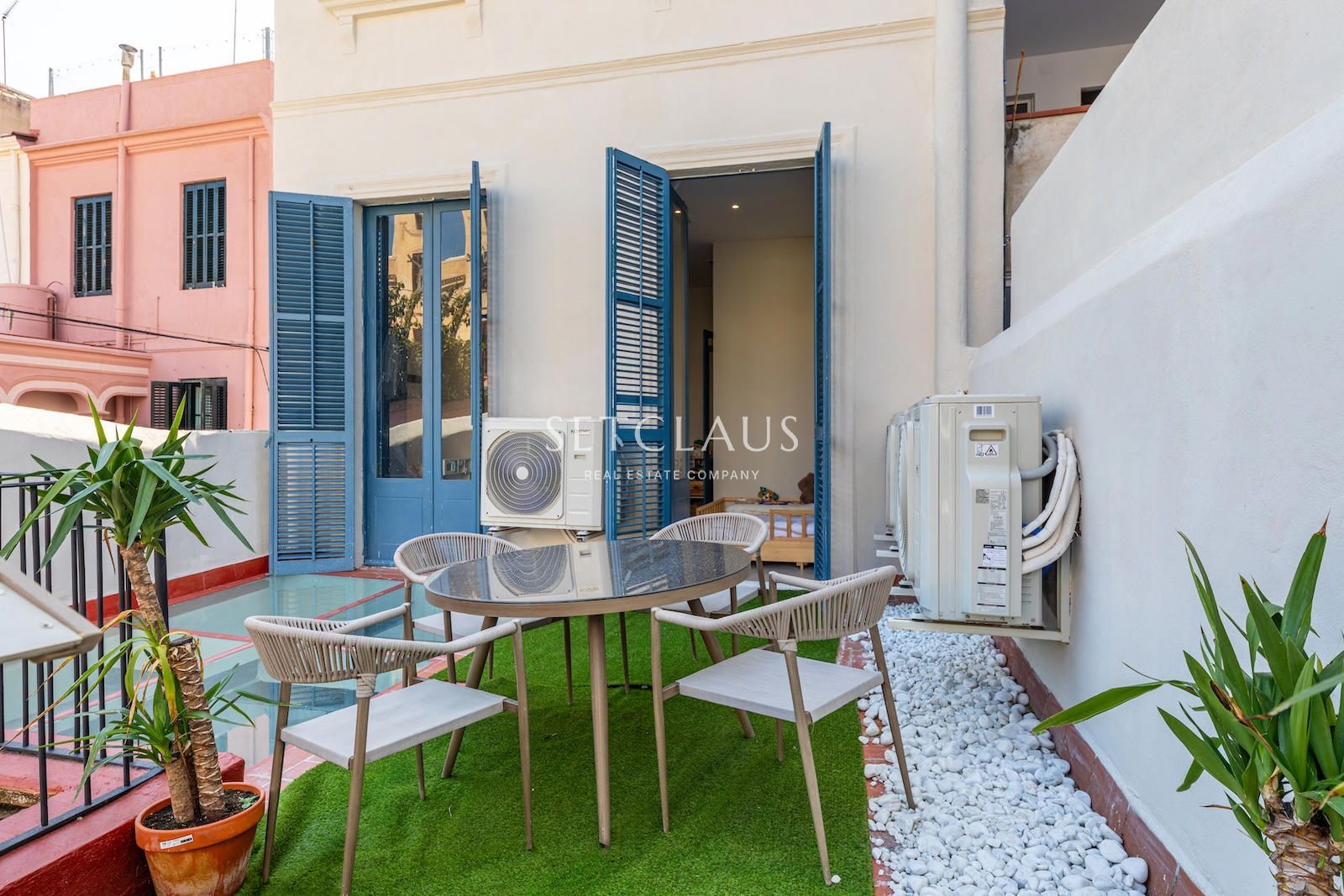 Comprar Espectacular casa de pueblo reformada en el centro de El Masnou foto 67