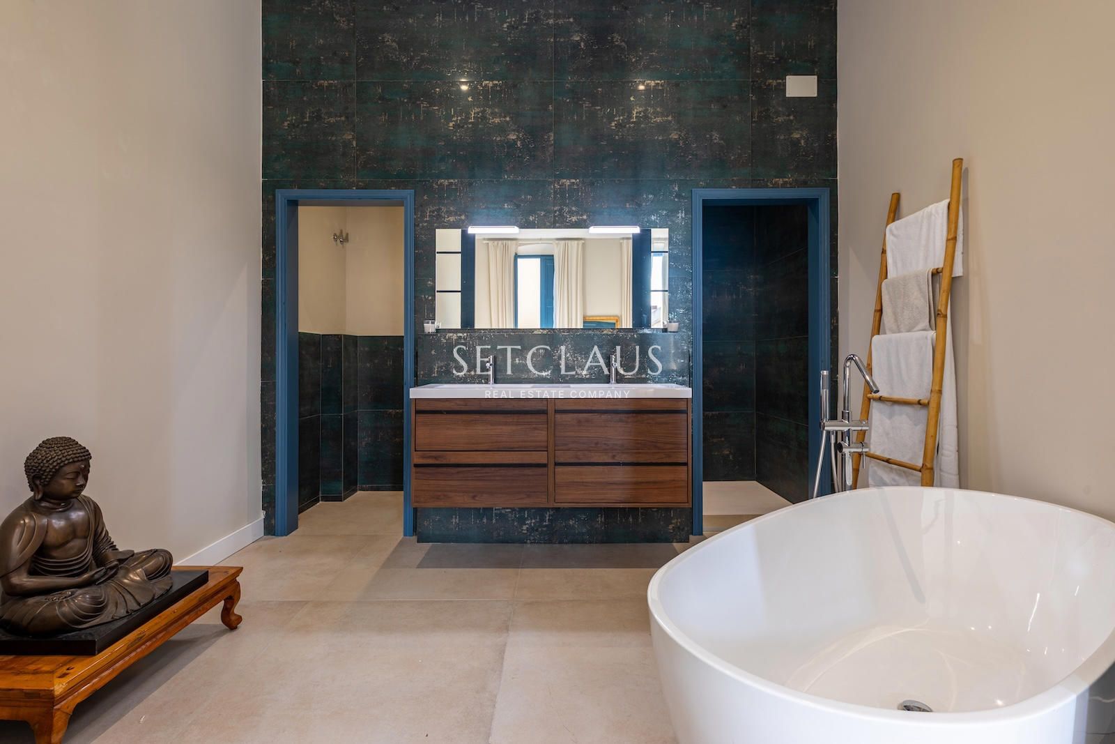 Comprar Espectacular casa de pueblo reformada en el centro de El Masnou foto 48