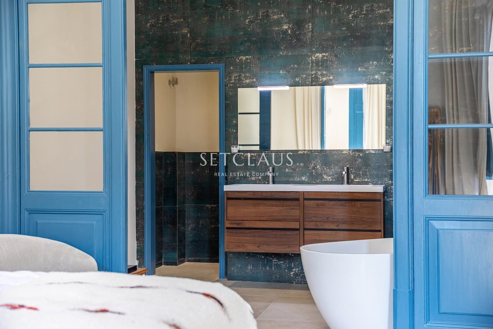 Comprar Espectacular casa de pueblo reformada en el centro de El Masnou foto 52