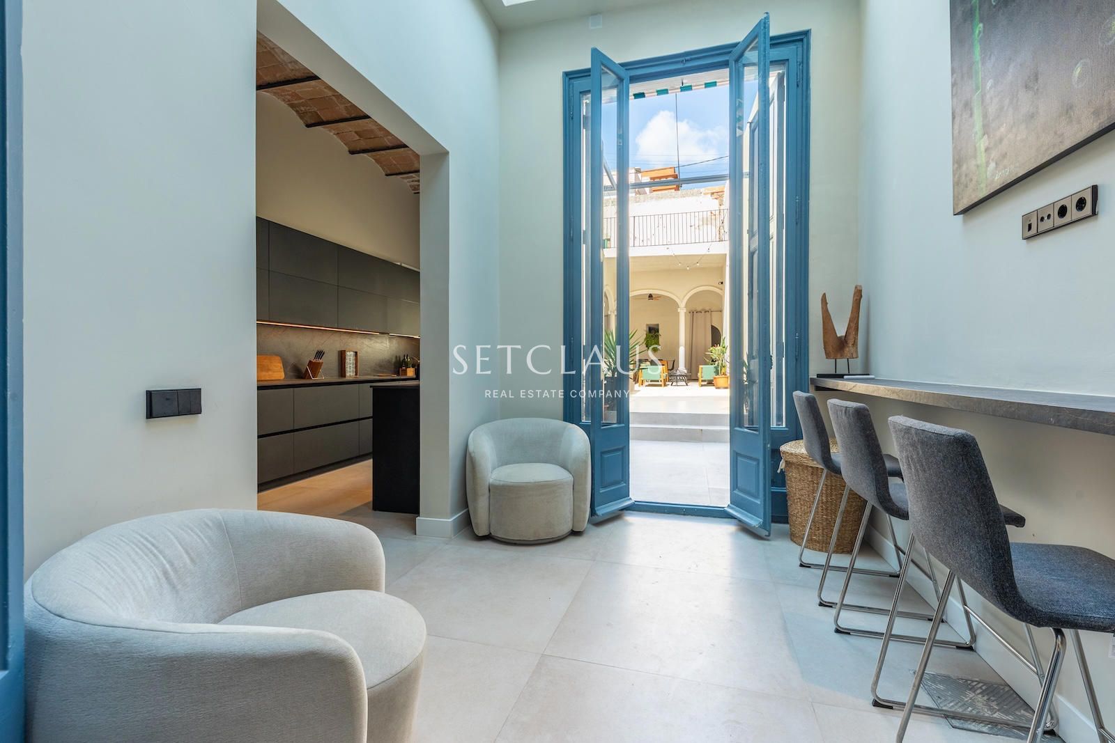 Comprar Espectacular casa de pueblo reformada en el centro de El Masnou foto 30