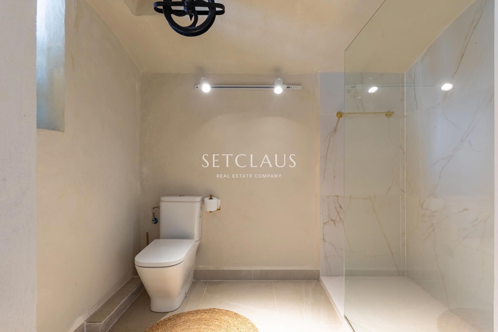 Comprar Espectacular casa de pueblo reformada en el centro de El Masnou foto 13