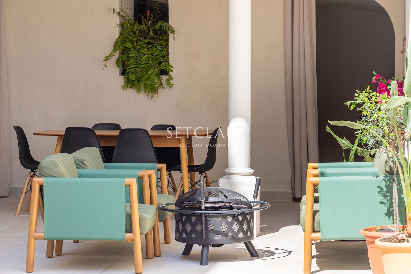 Comprar Espectacular casa de pueblo reformada en el centro de El Masnou foto 2