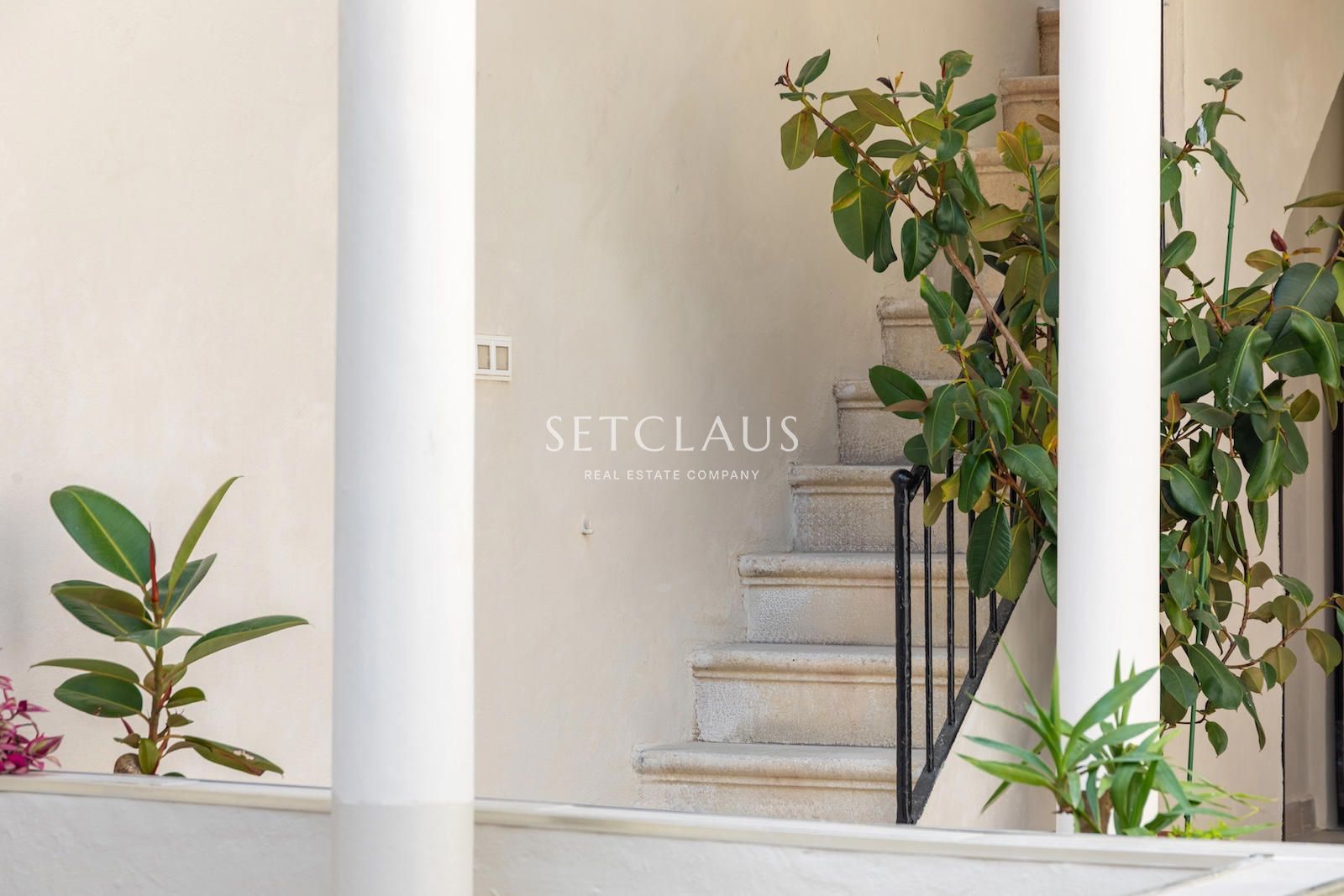 Comprar Espectacular casa de pueblo reformada en el centro de El Masnou foto 7