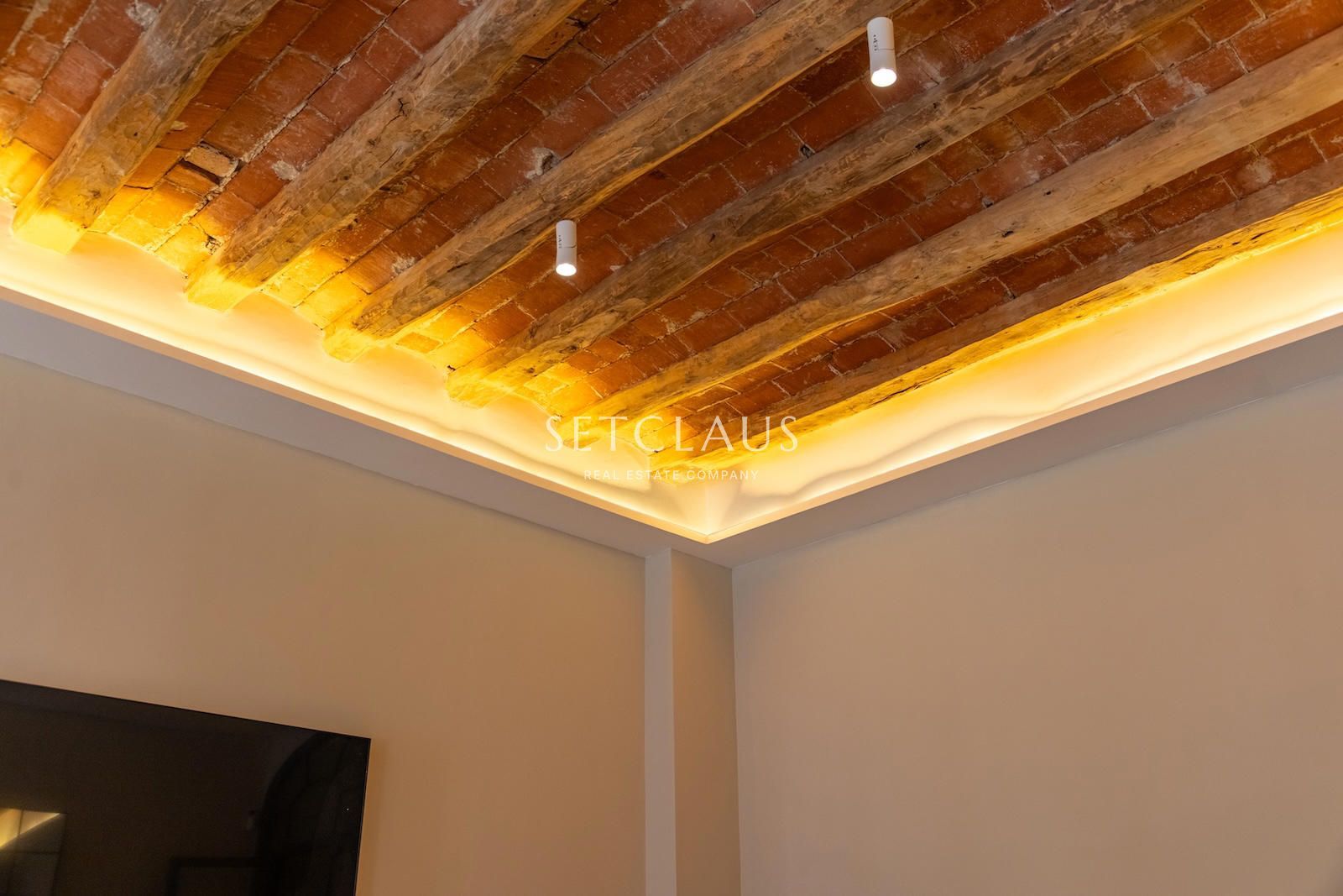 Comprar Espectacular casa de pueblo reformada en el centro de El Masnou foto 20