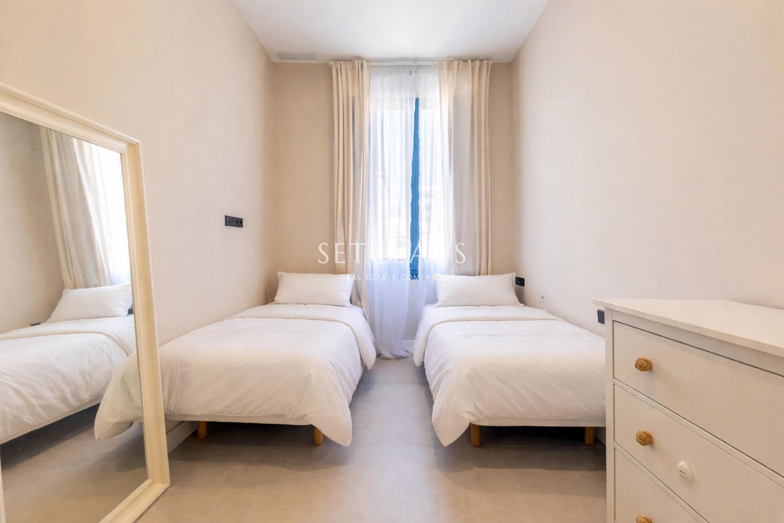 Comprar Espectacular casa de pueblo reformada en el centro de El Masnou foto 56