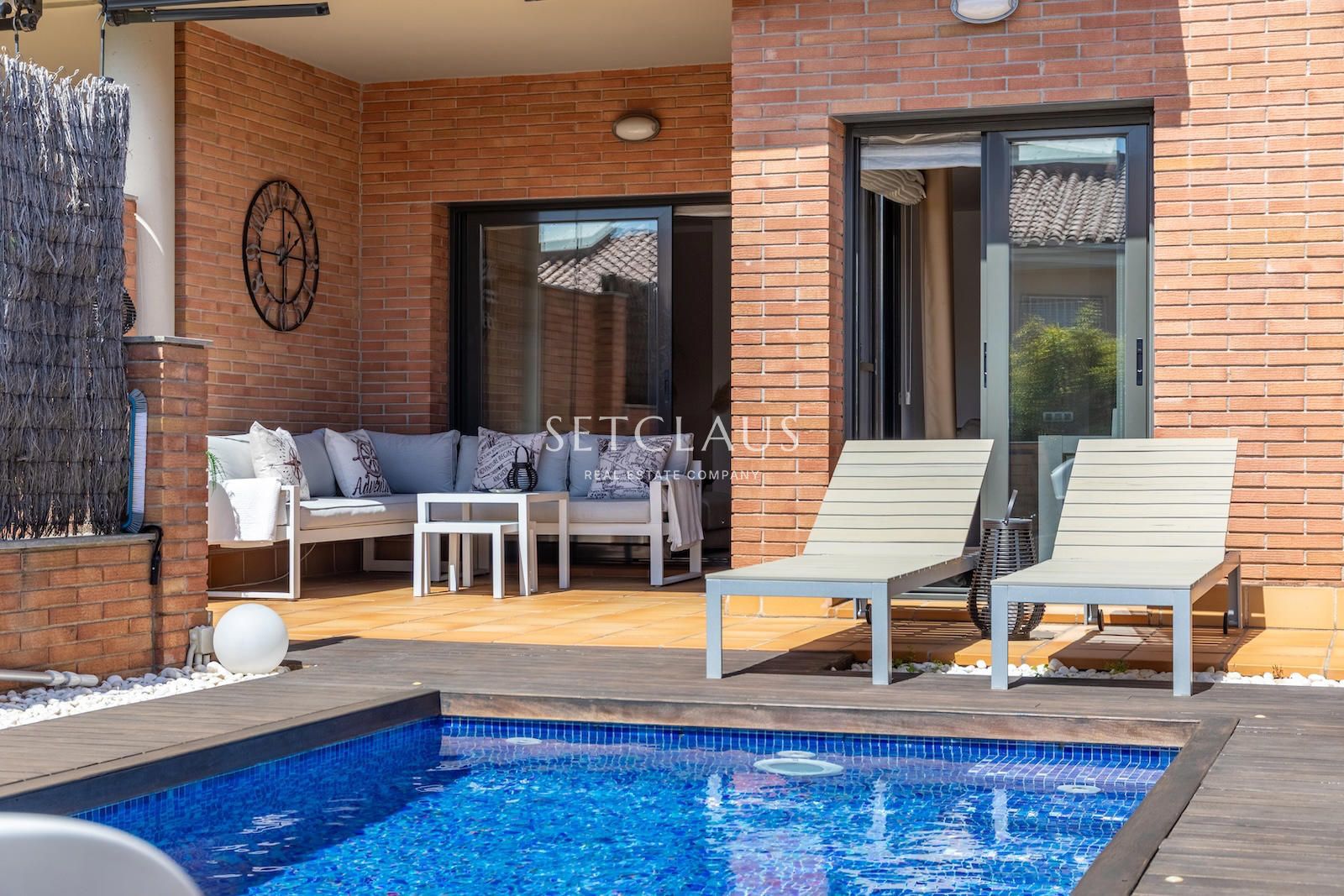 Inmueble Centrico Chalet adosado con jardin, piscina privada, y vistas al mar foto 1