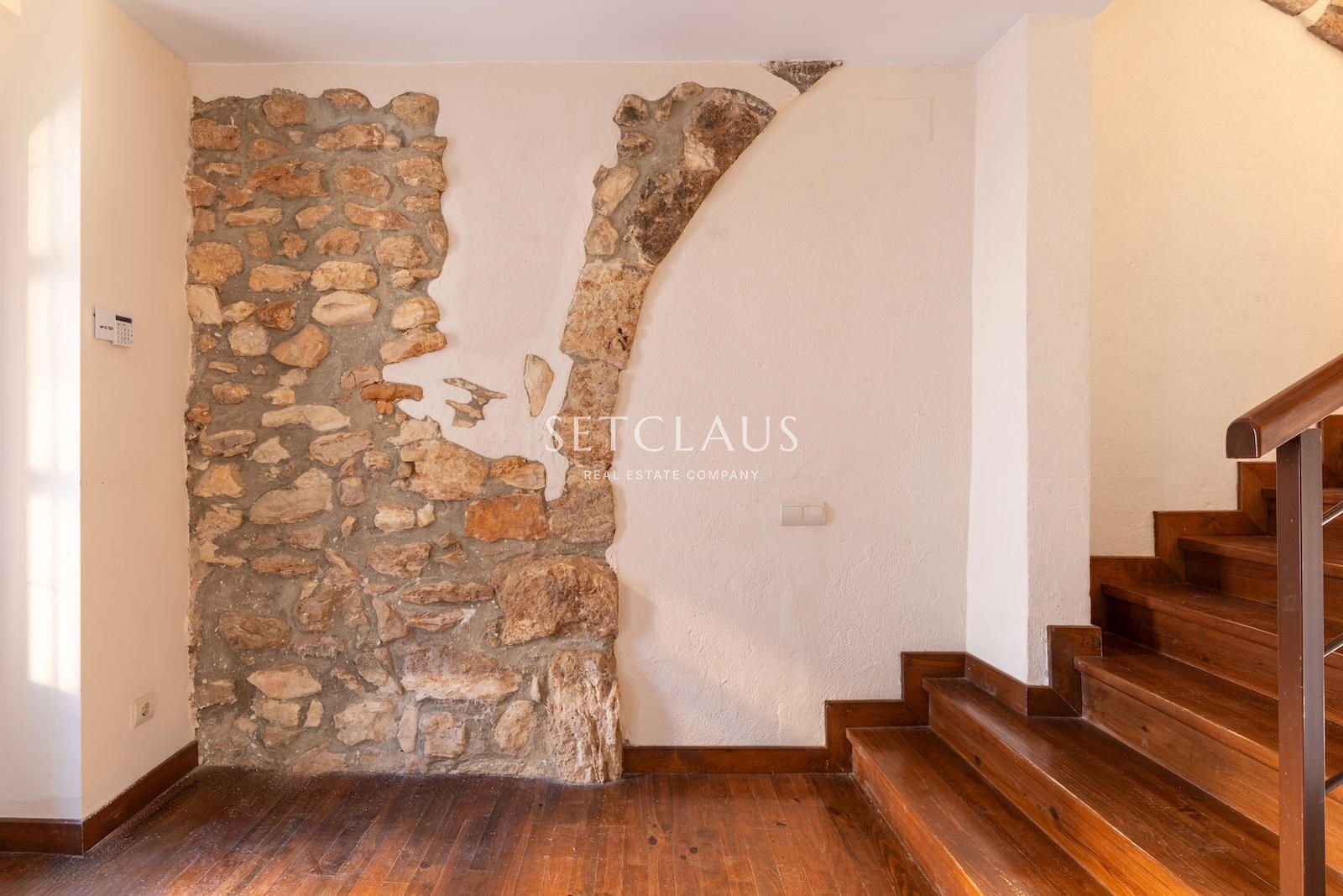 Comprar Casa de pueblo con caracter en entorno histórico foto 5