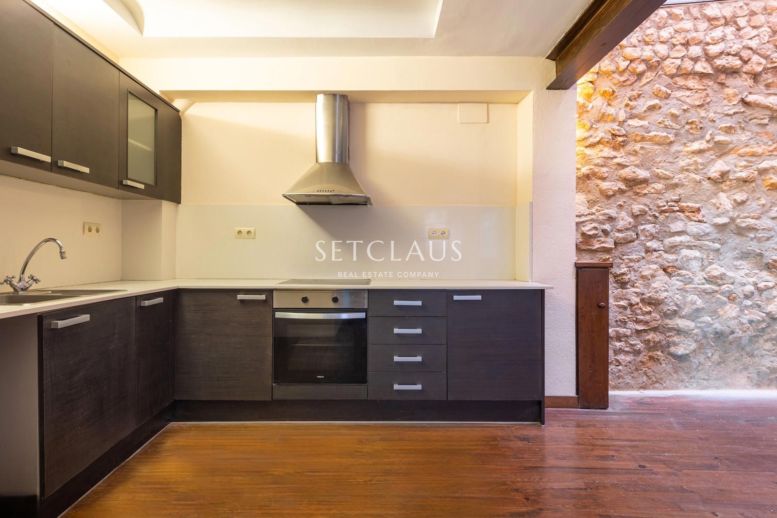 Comprar Casa de pueblo con caracter en entorno histórico foto 15