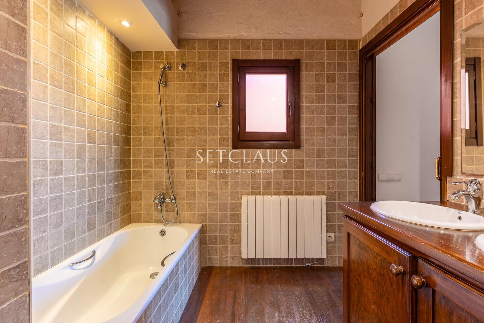 Comprar Casa de pueblo con caracter en entorno histórico foto 46