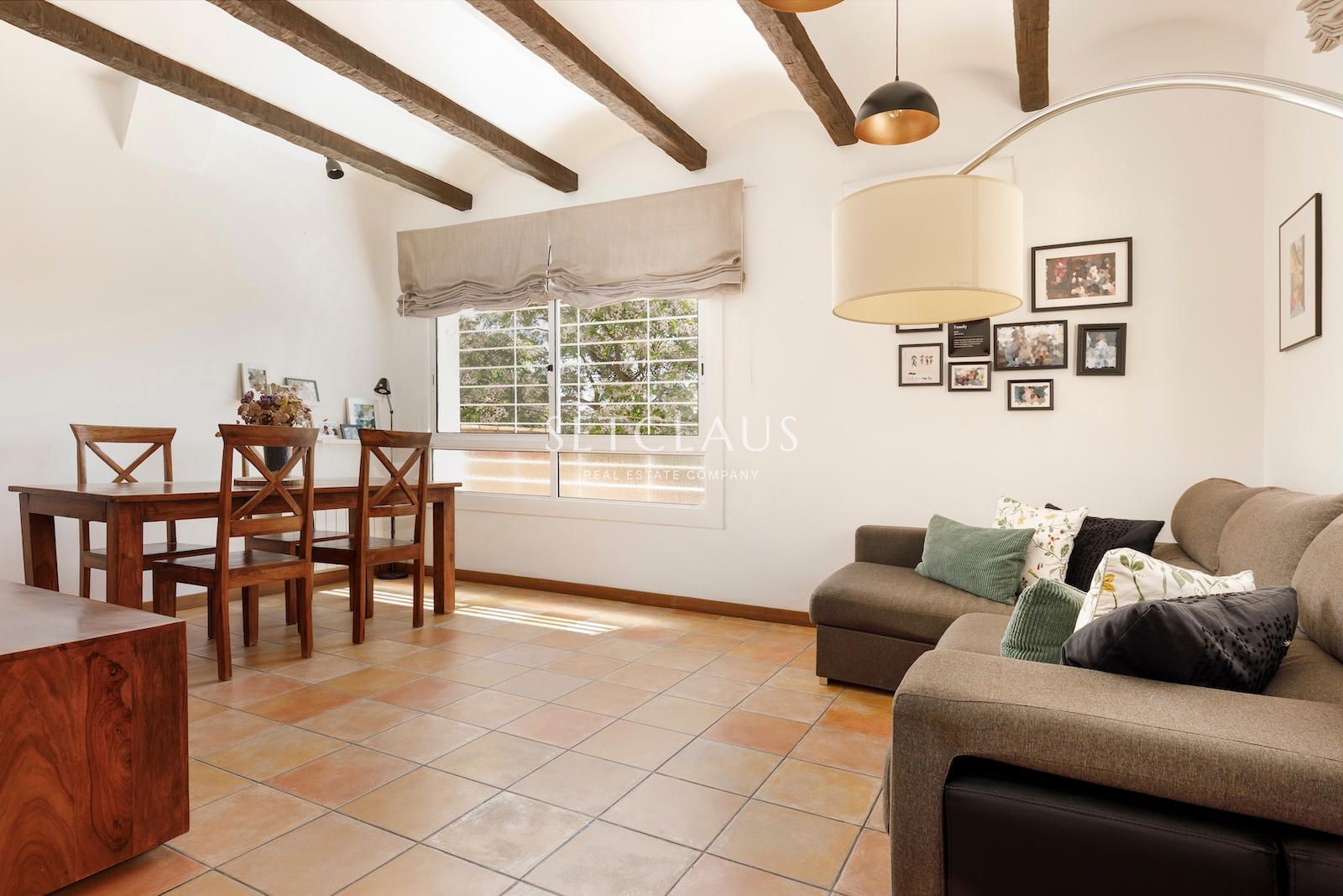 Comprar El Masnou.Casa pareada totalmente reformada, con encanto, con vistas a pueblo y mar foto 5