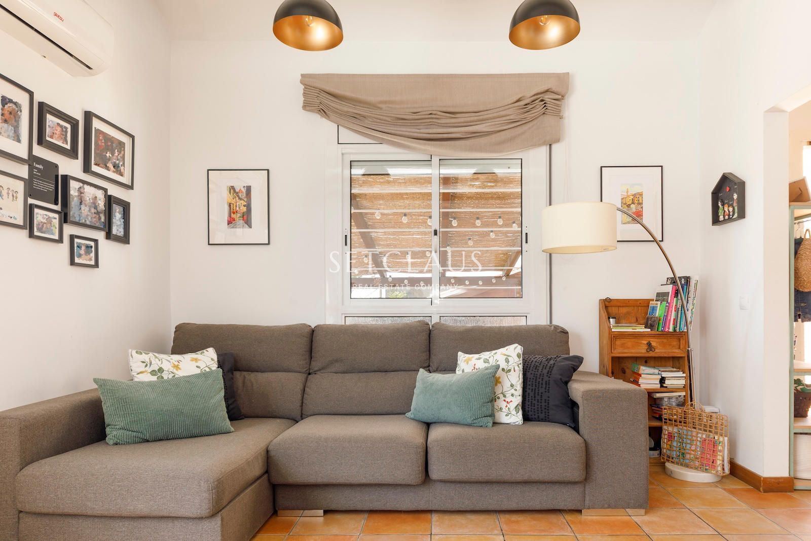 Comprar El Masnou.Casa pareada totalmente reformada, con encanto, con vistas a pueblo y mar foto 8