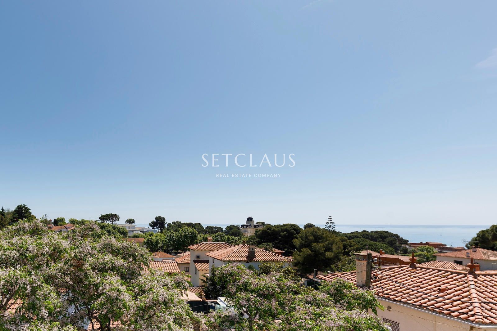 Comprar El Masnou.Casa pareada totalmente reformada, con encanto, con vistas a pueblo y mar foto 19