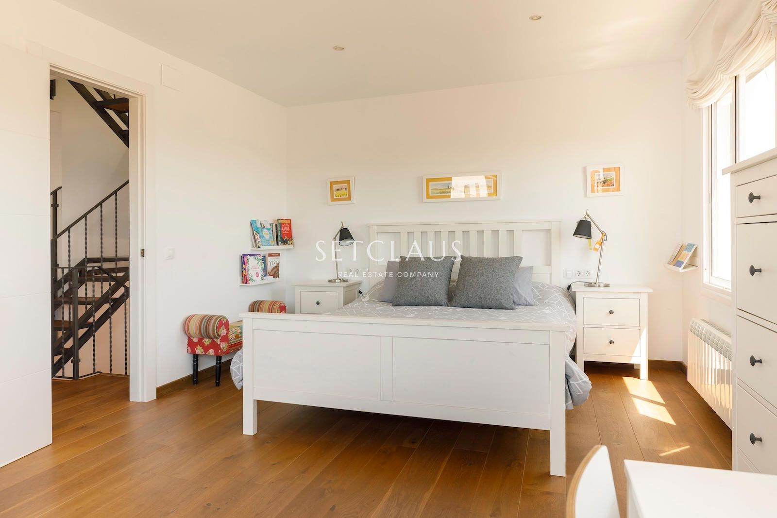 Comprar El Masnou.Casa pareada totalmente reformada, con encanto, con vistas a pueblo y mar foto 17