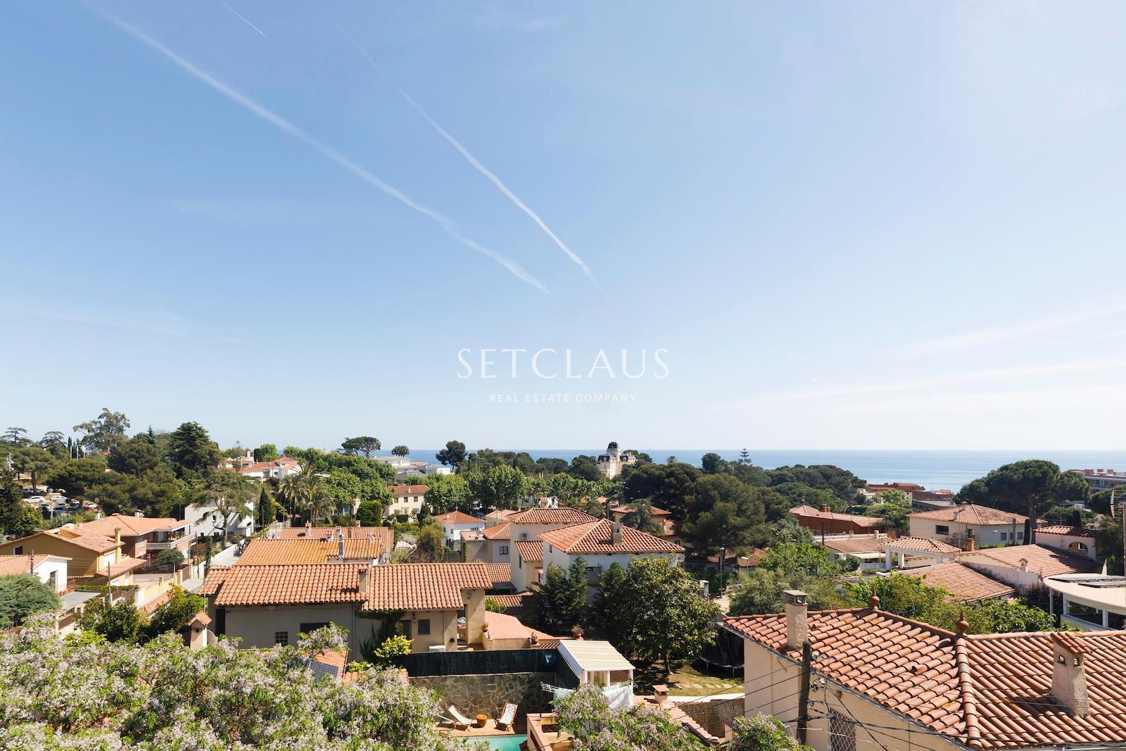 Comprar El Masnou.Casa pareada totalmente reformada, con encanto, con vistas a pueblo y mar foto 29