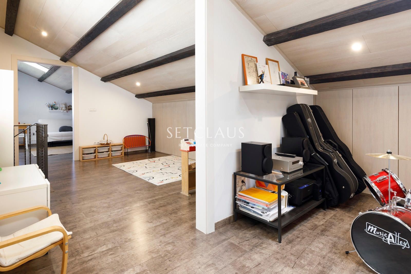 Comprar El Masnou.Casa pareada totalmente reformada, con encanto, con vistas a pueblo y mar foto 32