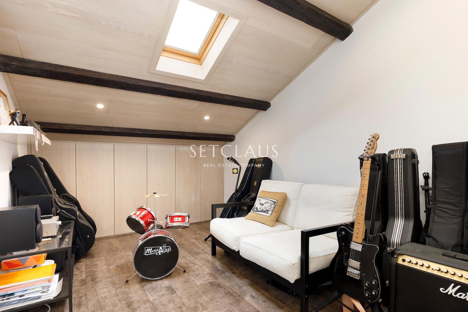 Comprar El Masnou.Casa pareada totalmente reformada, con encanto, con vistas a pueblo y mar foto 33