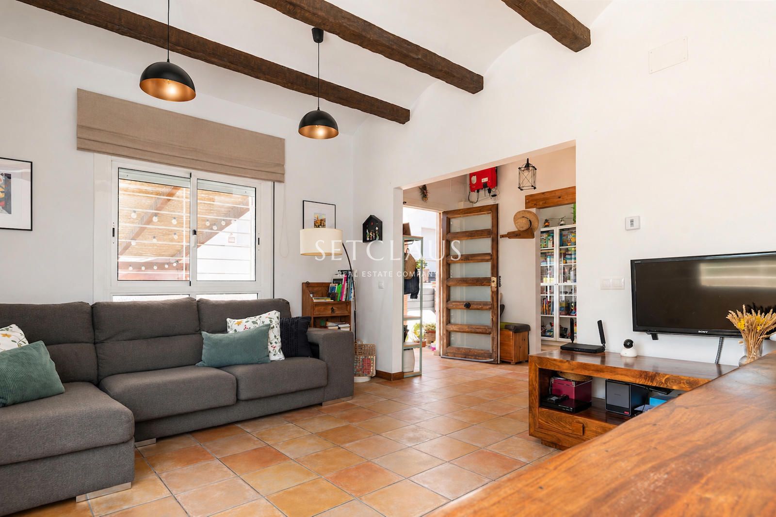 Comprar El Masnou.Casa pareada totalmente reformada, con encanto, con vistas a pueblo y mar foto 6