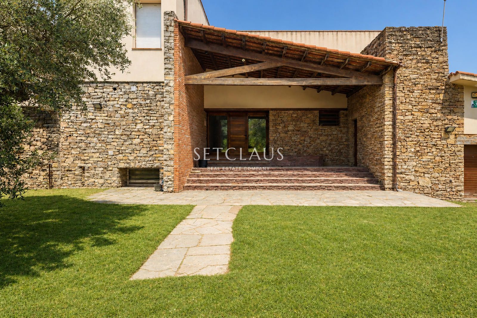 Comprar Finca amb privadesa i una gran parcel·la de 54000m foto 19