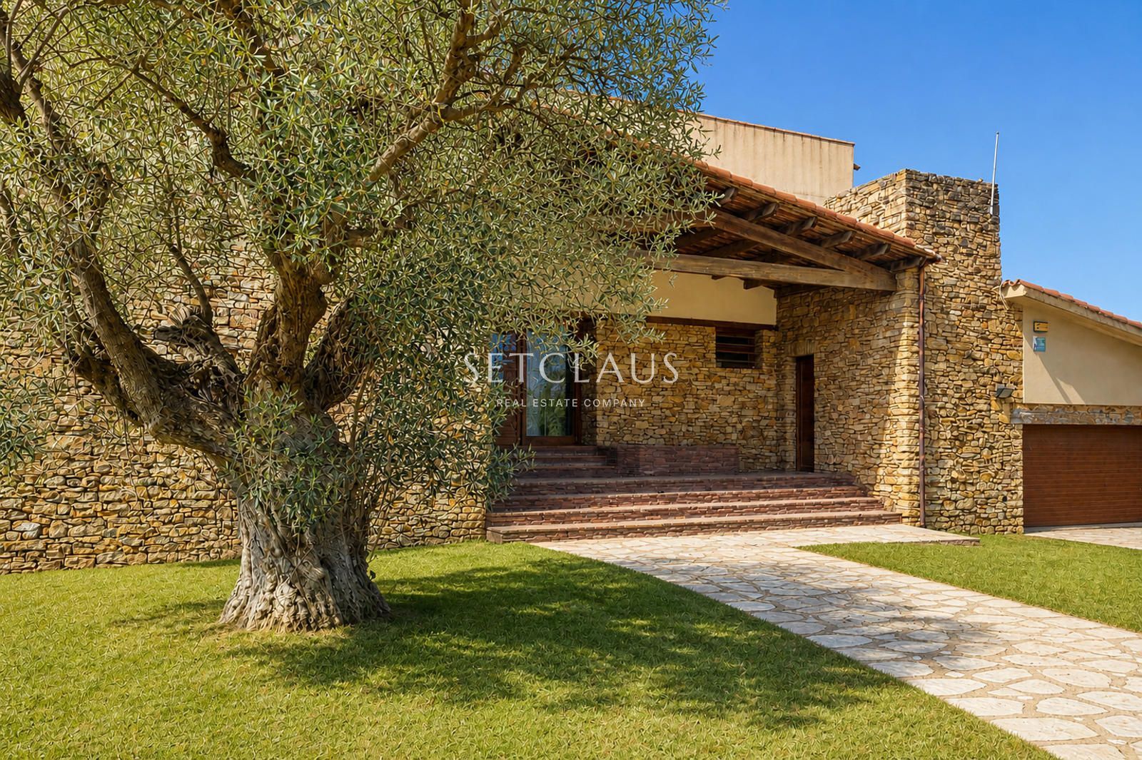 Comprar Finca amb privadesa i una gran parcel·la de 54000m foto 3
