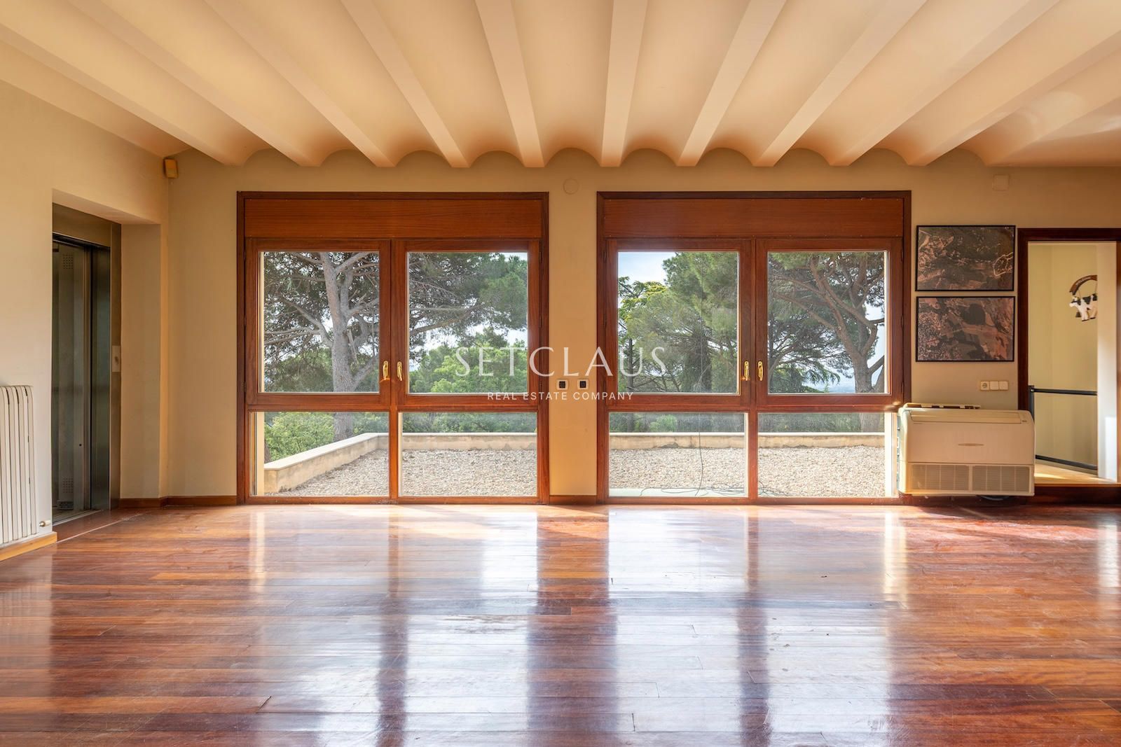 Comprar Finca amb privadesa i una gran parcel·la de 54000m foto 21