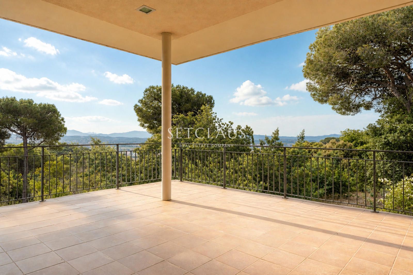 Comprar Finca amb privadesa i una gran parcel·la de 54000m foto 40