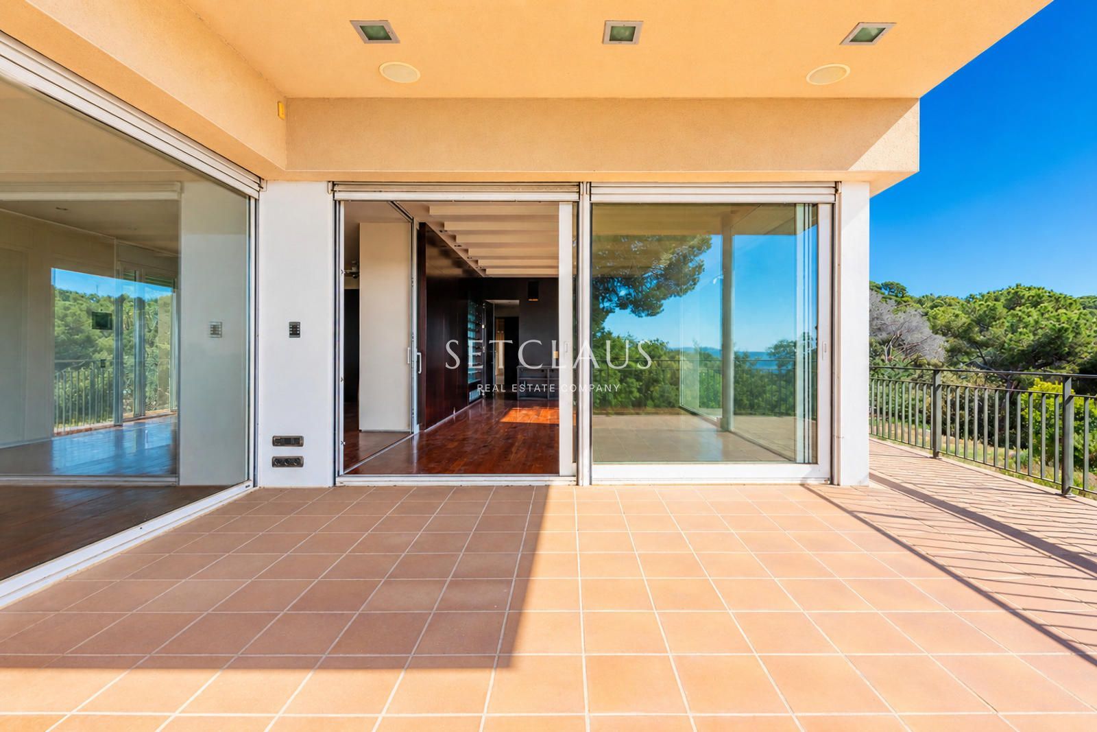 Comprar Finca amb privadesa i una gran parcel·la de 54000m foto 33