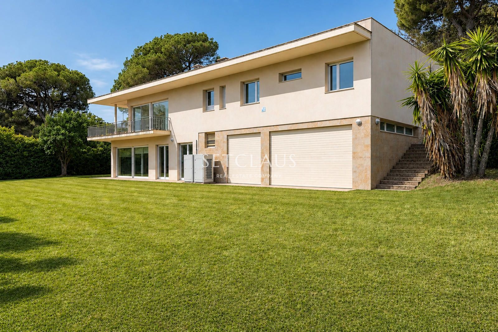 Comprar Finca amb privadesa i una gran parcel·la de 54000m foto 32
