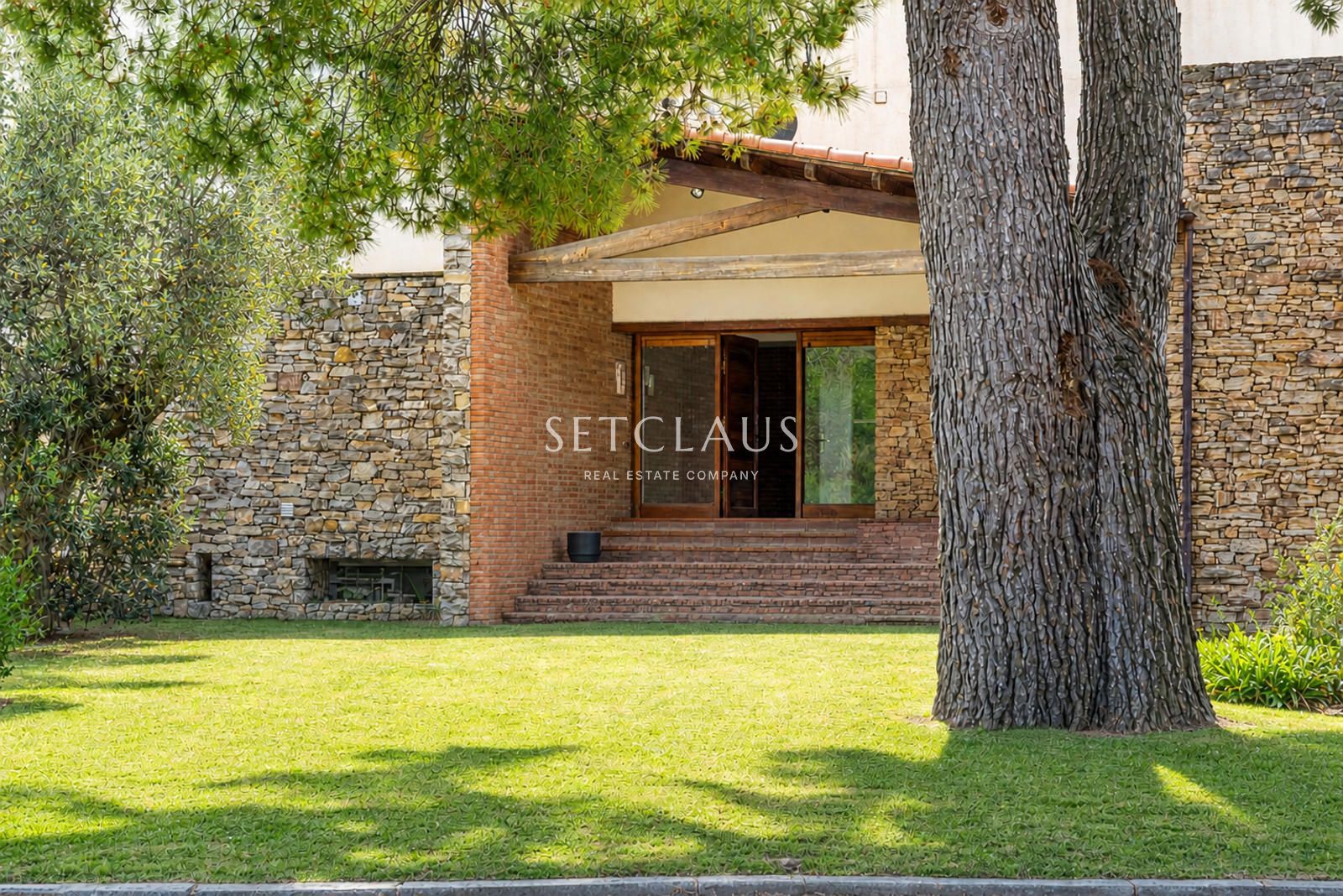 Comprar Finca amb privadesa i una gran parcel·la de 54000m foto 7
