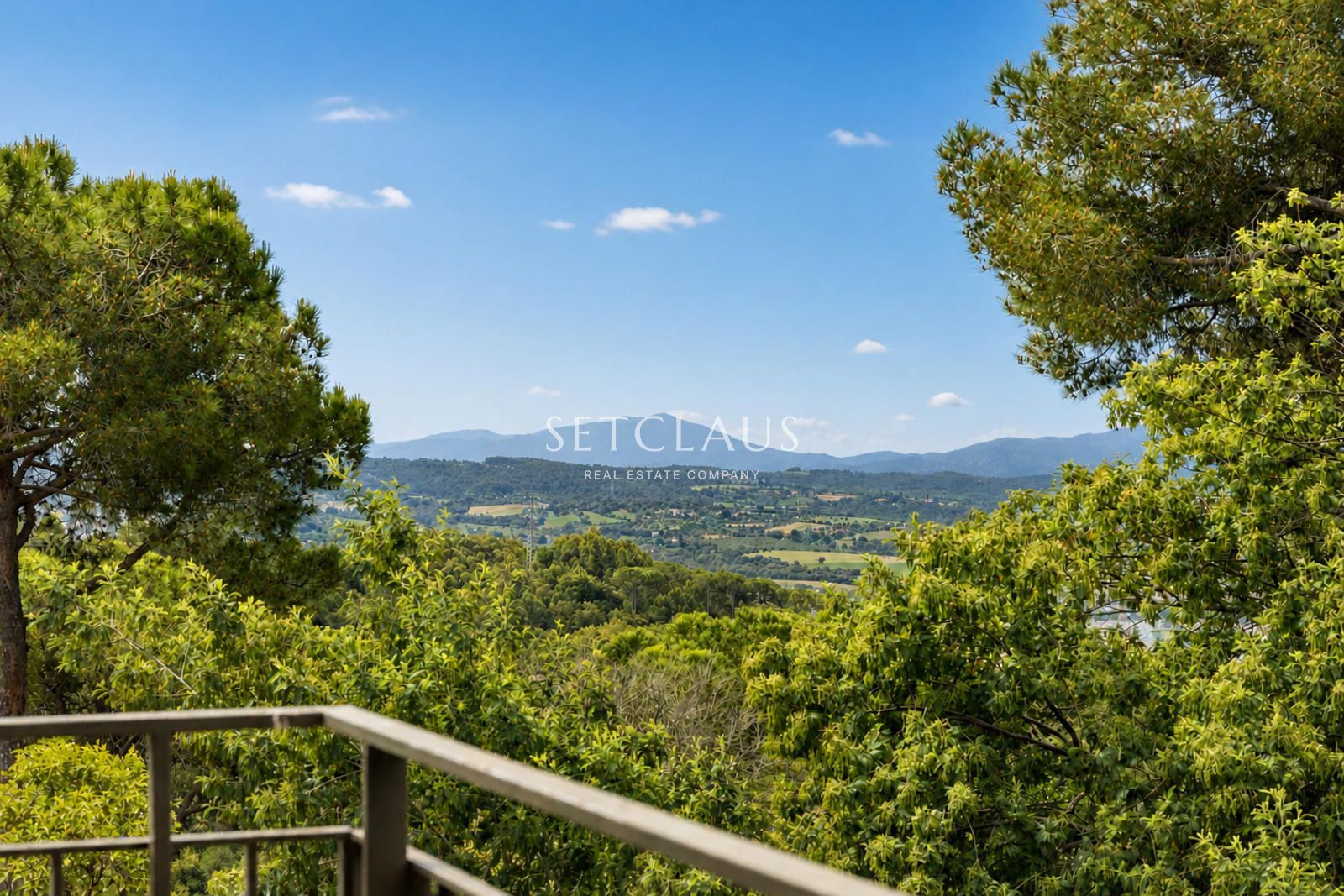 Comprar Finca amb privadesa i una gran parcel·la de 54000m foto 5