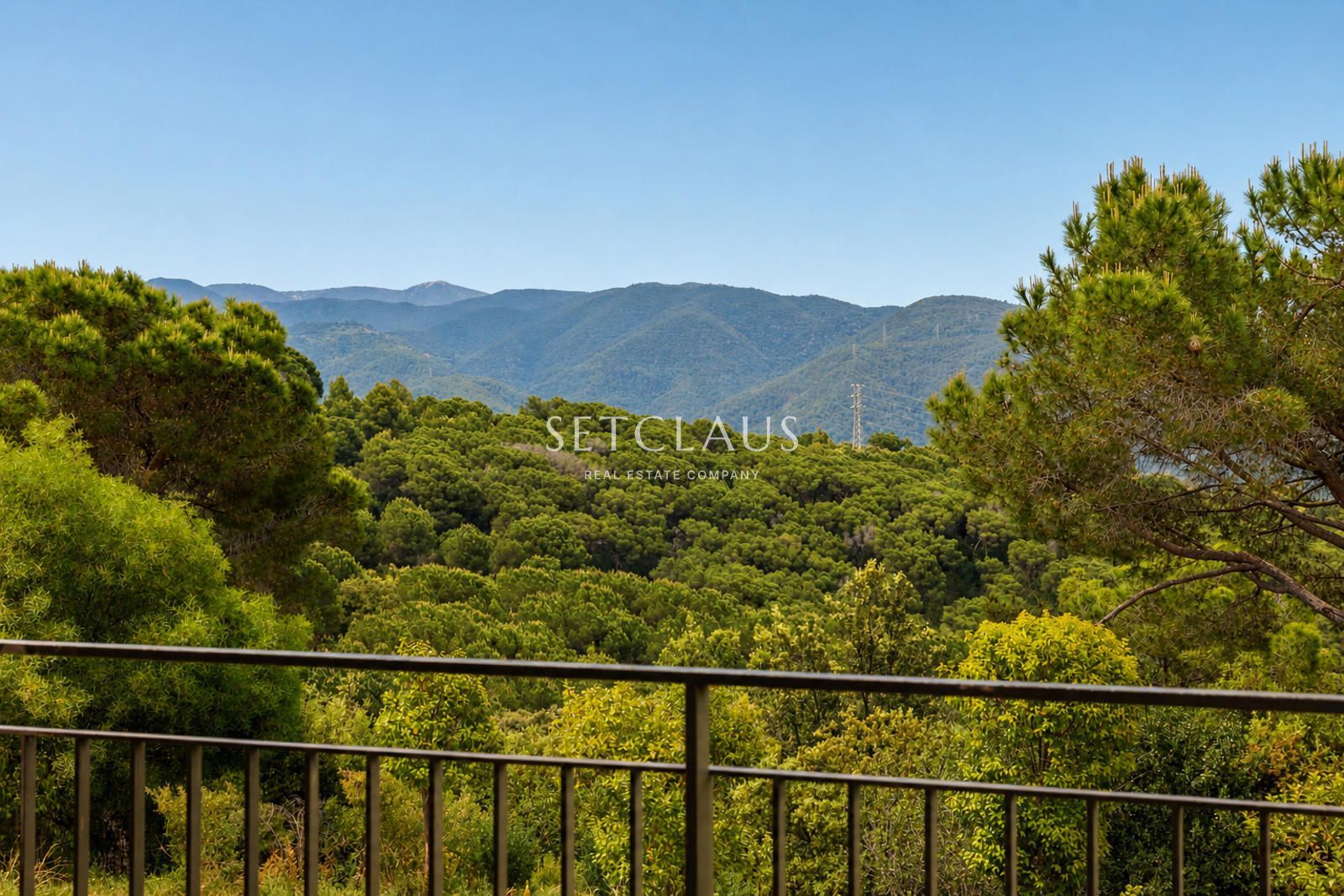 Comprar Finca amb privadesa i una gran parcel·la de 54000m foto 23