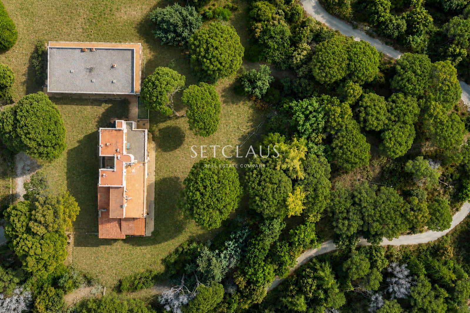 Comprar Finca amb privadesa i una gran parcel·la de 54000m foto 28