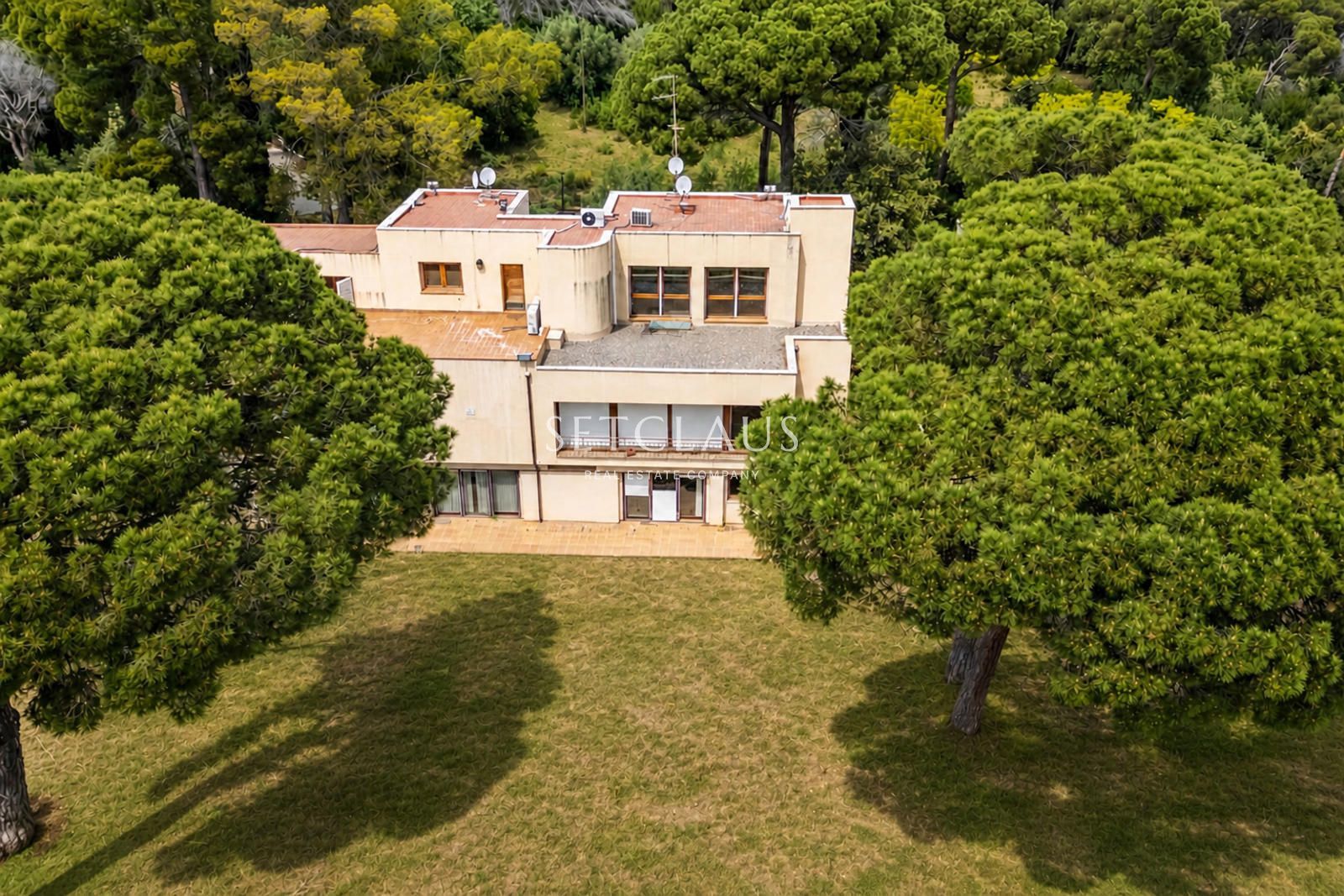 Comprar Finca amb privadesa i una gran parcel·la de 54000m foto 26