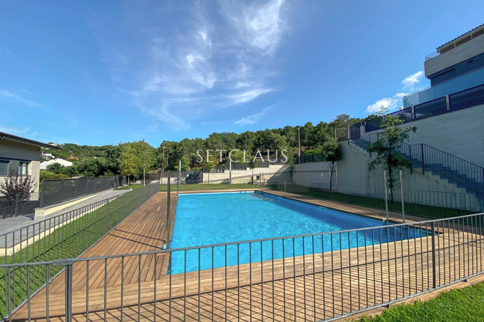 Inmueble TEIÀ. Casa adosada con zona comunitaria y piscina comunitaria foto 2