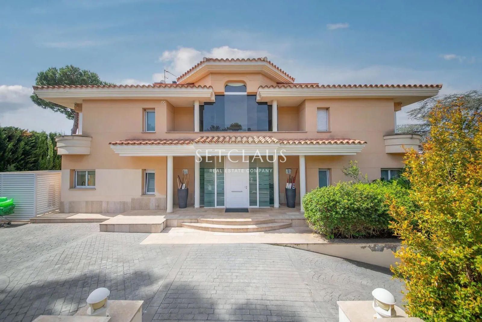 Comprar Villa privada en una de las mejores ubicaciones de Alella foto 2