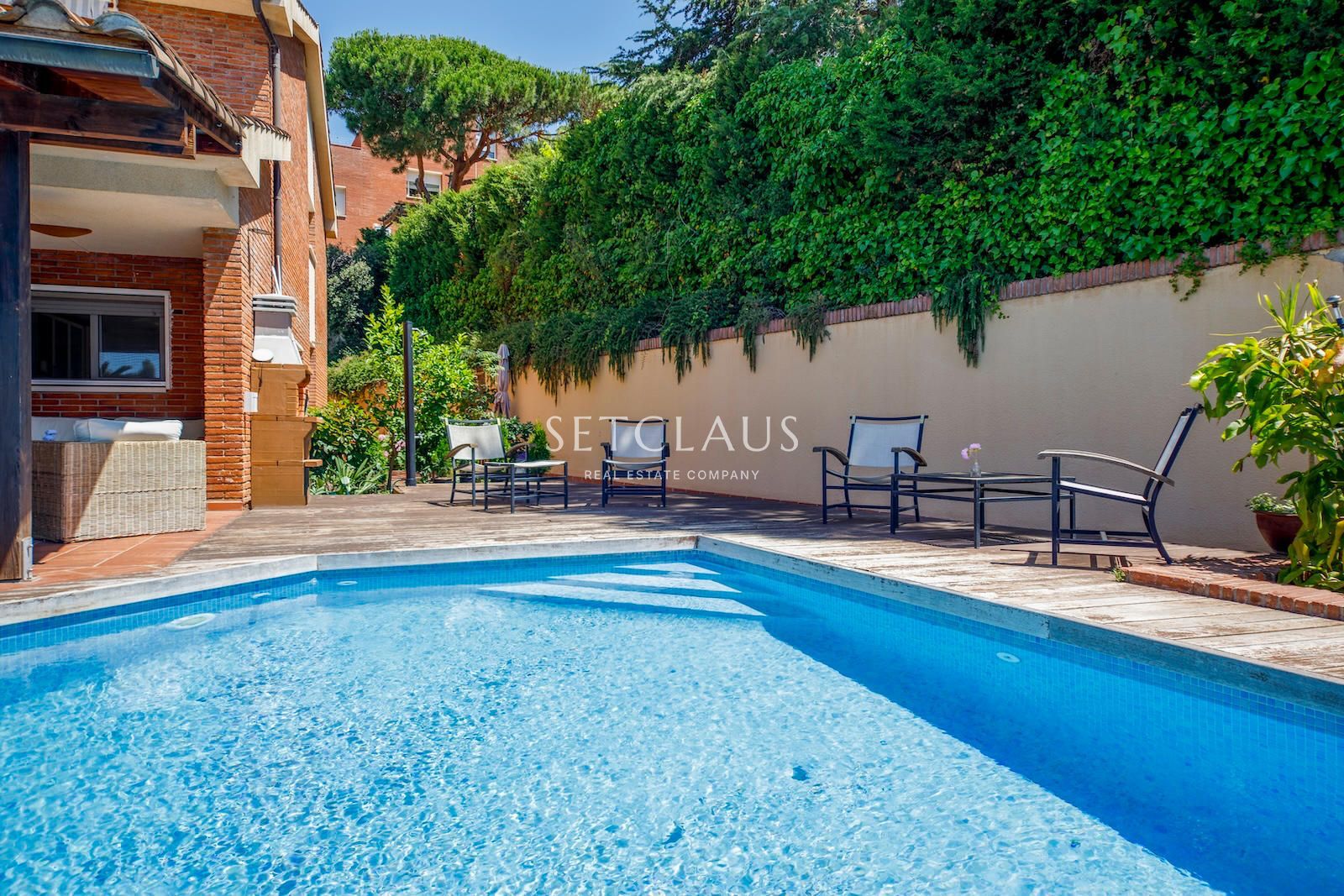 Comprar Chalet pareado con piscina privada, amplia terraza y vistas despejadas en Teià foto 5