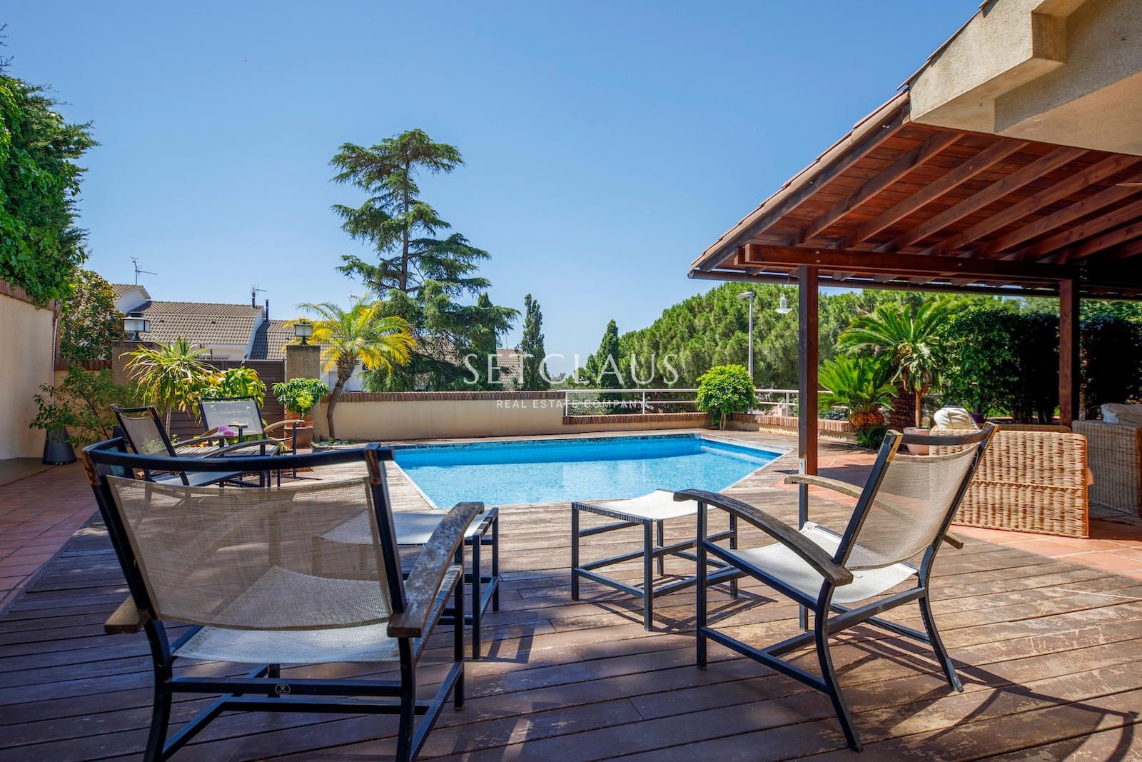Comprar Chalet pareado con piscina privada, amplia terraza y vistas despejadas en Teià foto 7