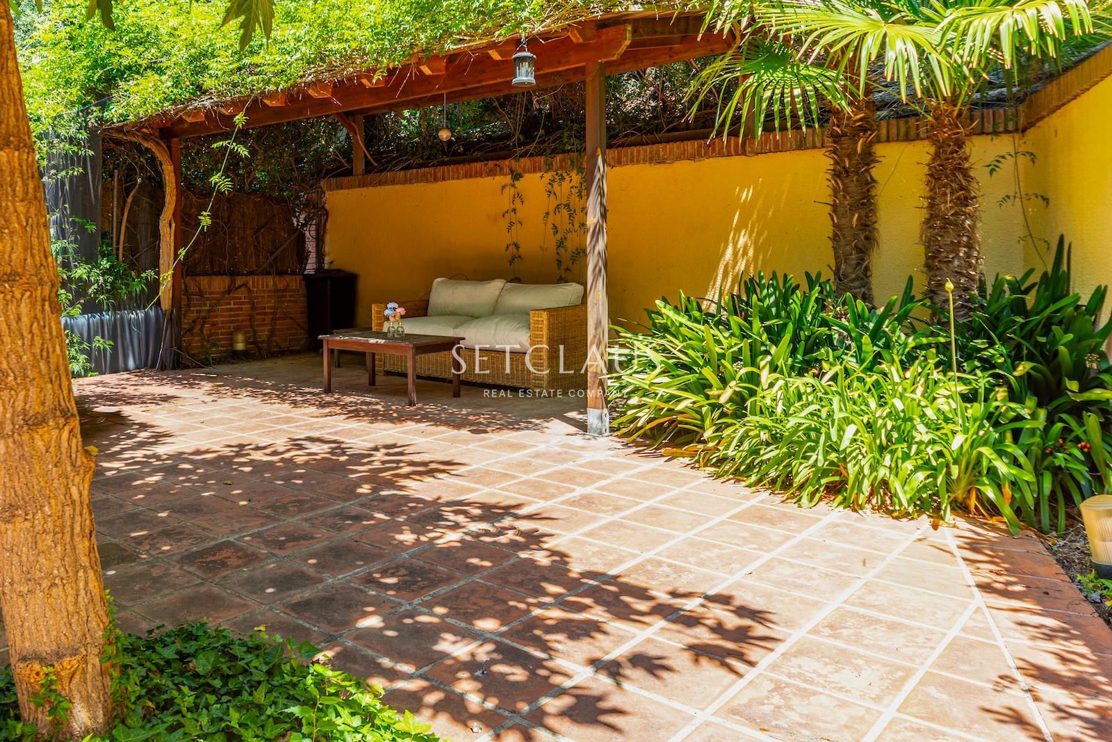 Comprar Chalet pareado con piscina privada, amplia terraza y vistas despejadas en Teià foto 11