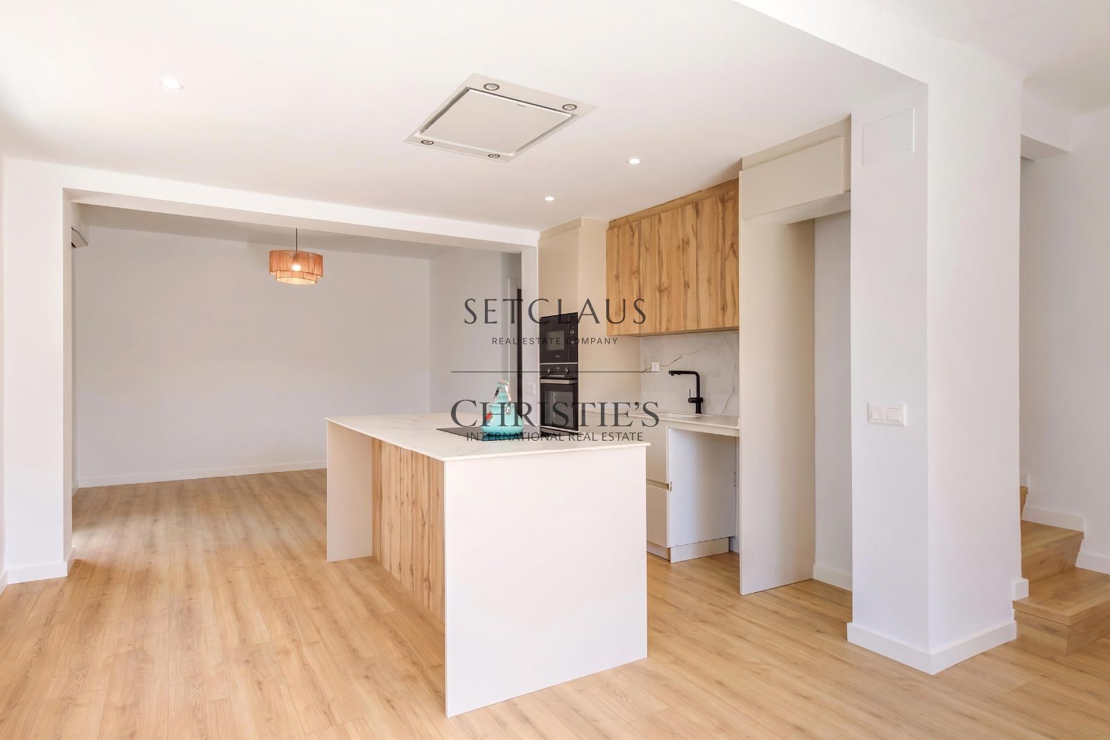Comprar Casa pareada a estrenar con jardín  garaje y piscina en Can Sors (Alella) foto 6