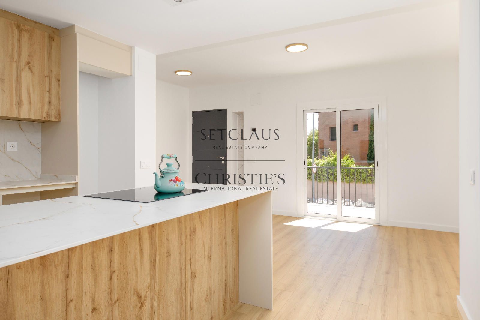 Comprar Casa pareada a estrenar con jardín  garaje y piscina en Can Sors (Alella) foto 5