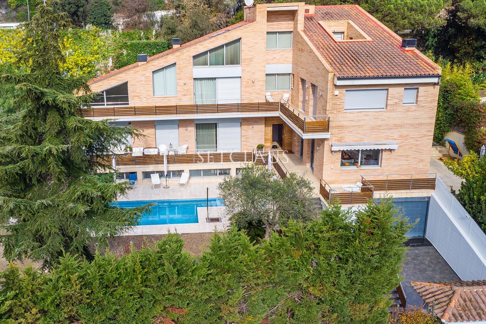 VALLROMANES. Spacious and very bright. 7 habitaciones, 7 baños, 685 m² en venta.