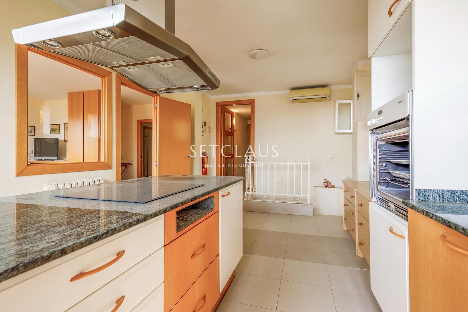 Inmueble Chalet independiente con vista panoramicas ascensor piscina y placas solares foto 38