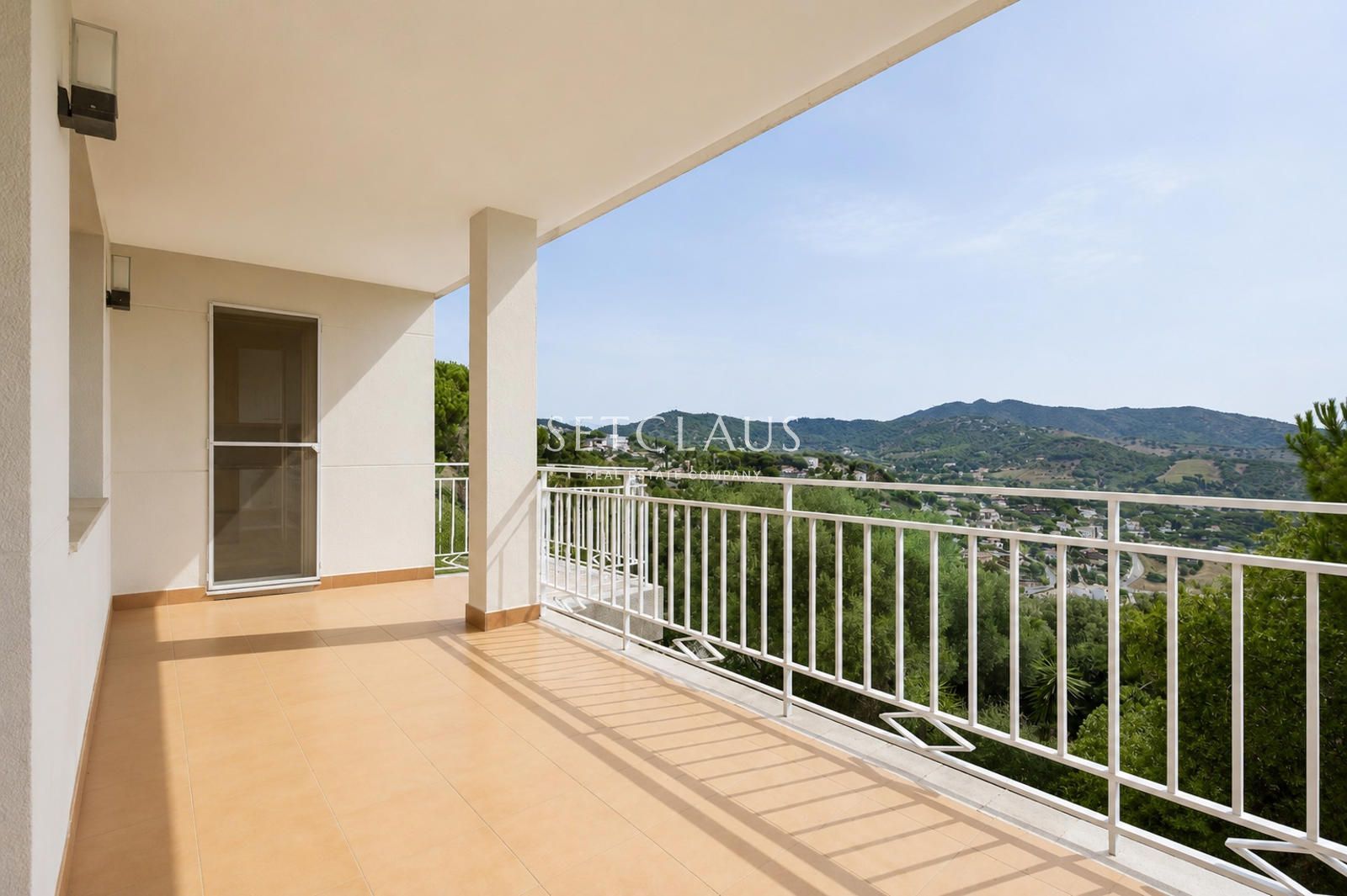 Inmueble Chalet independiente con vista panoramicas ascensor piscina y placas solares foto 12