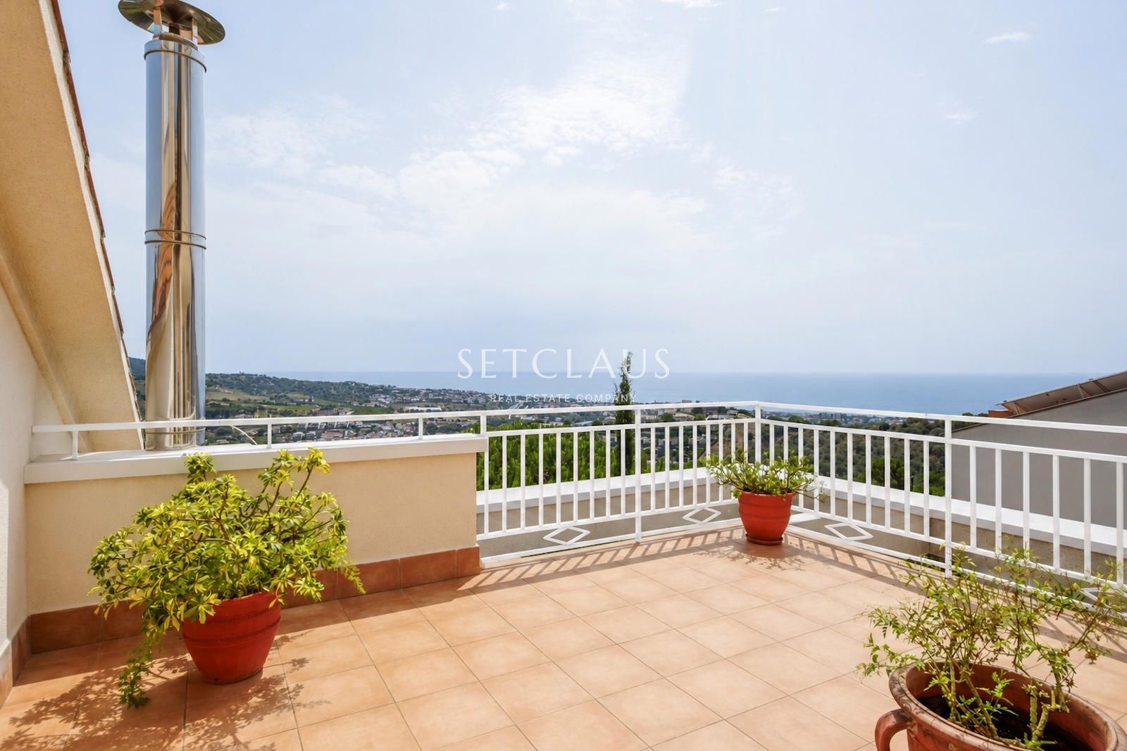 Inmueble Chalet independiente con vista panoramicas ascensor piscina y placas solares foto 8