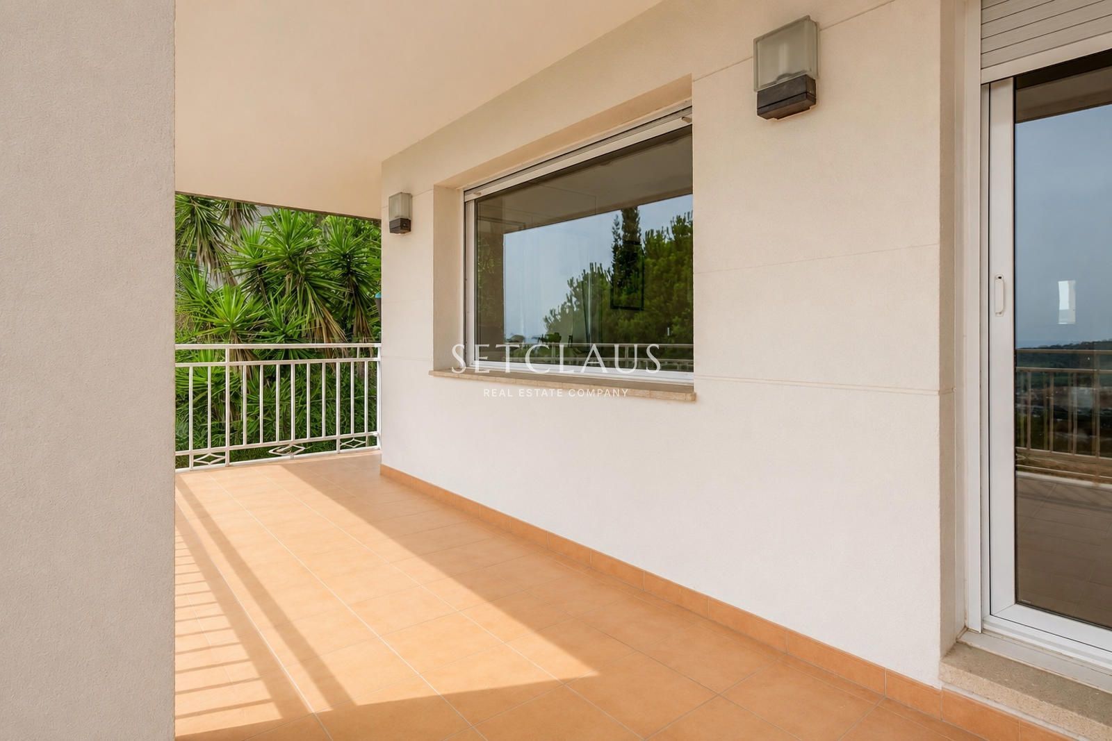Inmueble Chalet independiente con vista panoramicas ascensor piscina y placas solares foto 13