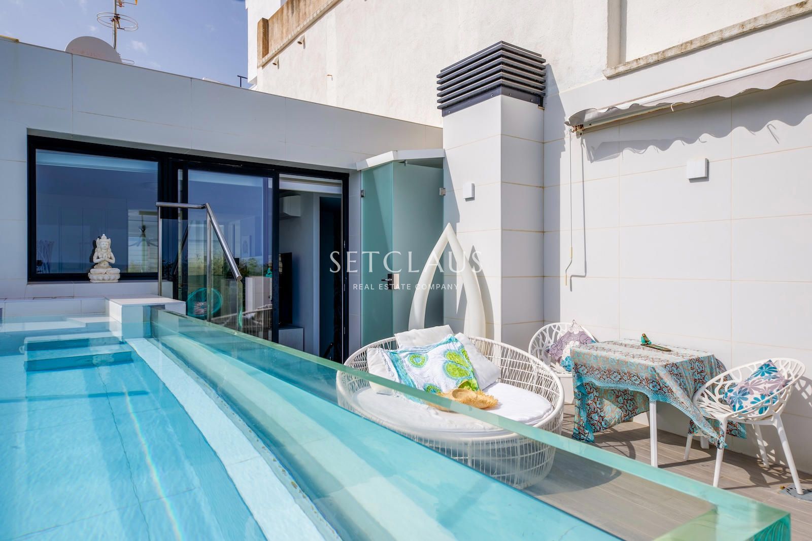 Inmueble Tríplex en primera línea de mar con piscina privada foto 5